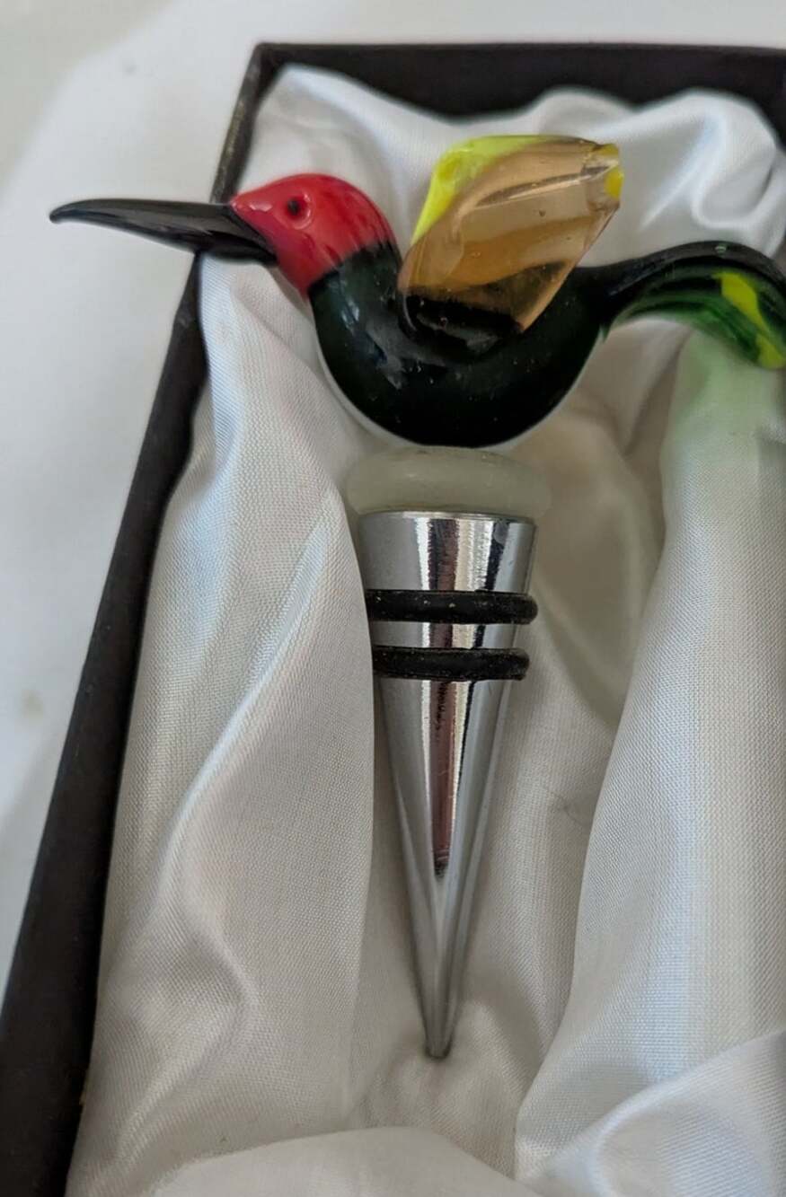 Bottle Stopper Hummingbird NWT Wine ,Handmade.Blown glass Metal base silicone